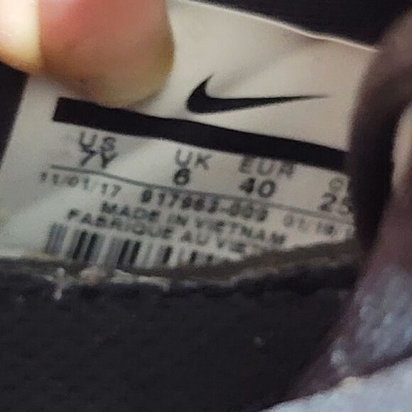 Nike Air Vapormax EUC Size 7Y - Picture 10 of 10